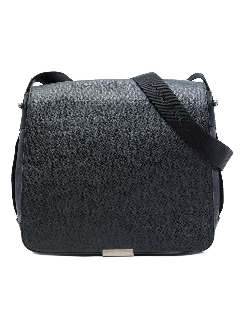 Louis Vuitton Taiga Viktor Pre-Loved #359606L61B